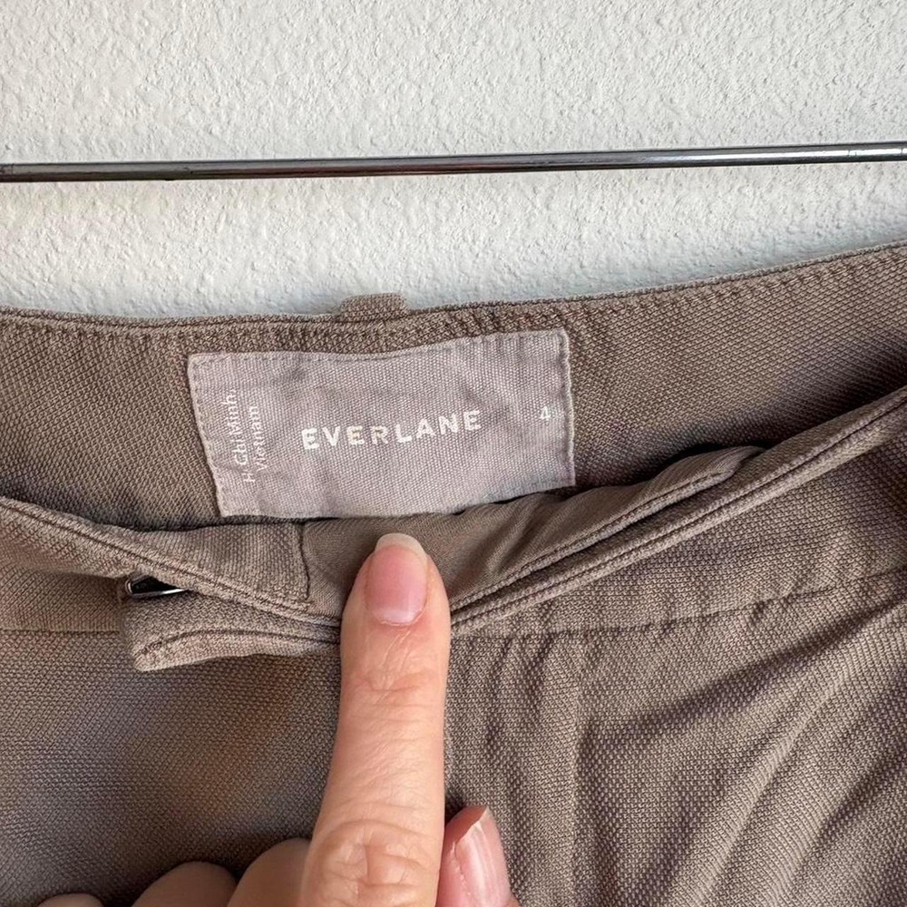Everlane Taupe Brown High Waisted Pleated Tapered Cropped Trousers Pants Size 4 - Picture 7 of 7